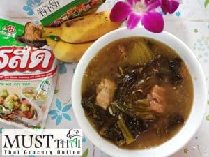 Pickled lettuce soup with spare ribs by Thai home cooking