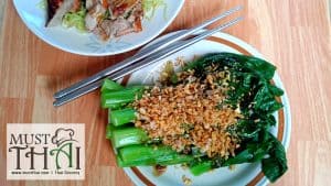 Boiled bok choy with oyster sauce by Thai home cooking