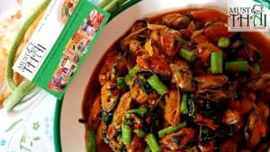 Hot basil stir fried with mussel