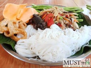 hai papaya salad with salted crab and fermented fish