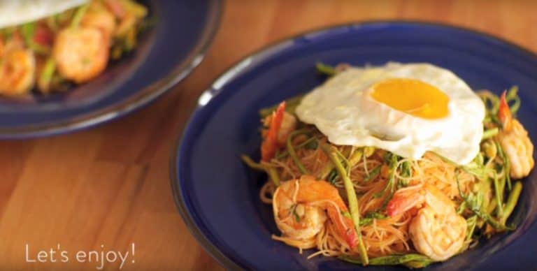 Kaeng-Som Stir-Fried Rice Vermicelli by Lobo