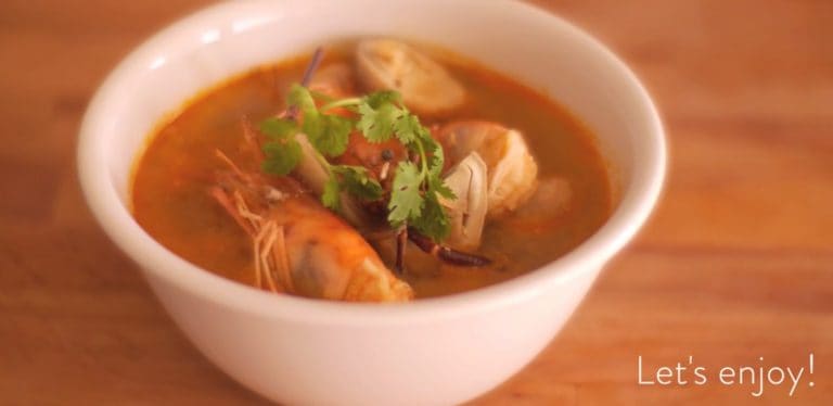 Tom Yum Goong (Tom Yum Soup With Prawns) by Lobo