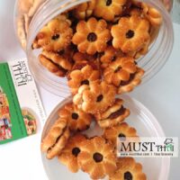 Coconut milk Biscuit with Pineapple Jam