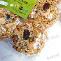 THONG AMPAI Rice Cracker with Grains and Nuts Topping